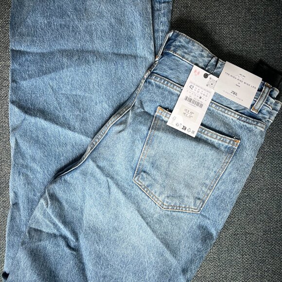 Zara High Rise Wide Leg Jeans in Indigo - brand new, tags attached - Picture 4 of 4